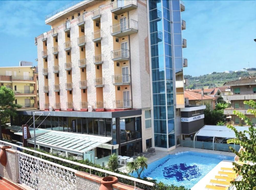 Hotel Astor Alba Adriatica Exteriér fotografie