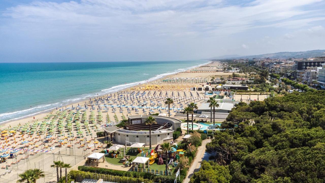 Hotel Astor Alba Adriatica Exteriér fotografie