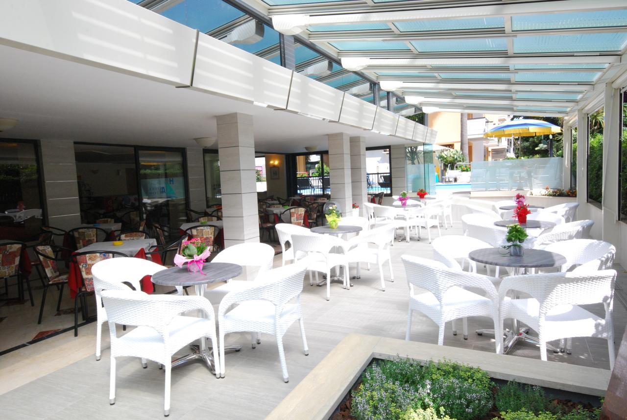 Hotel Astor Alba Adriatica Exteriér fotografie